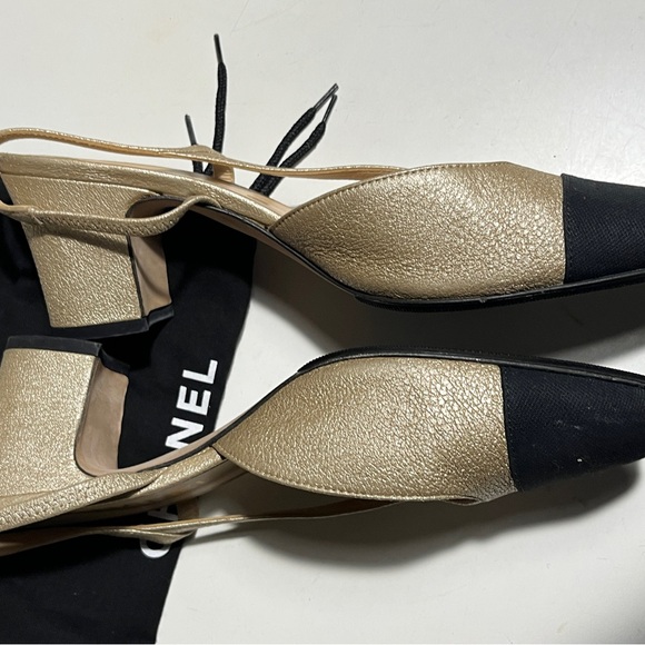 CHANEL Women's Gold and Black Slingback Heels - Picture 4 of 10
